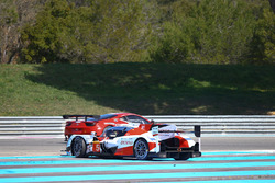#5 Toyota Racing Toyota TS050 Hybrid: Anthony Davidson, Sébastien Buemi, Kazuki Nakajima spins