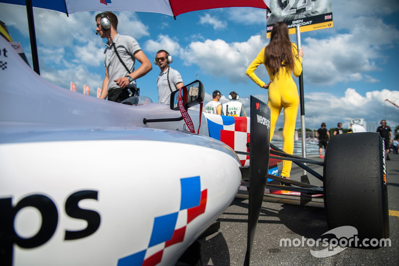 Ben Barnicoat, HitechGP Dallara F312 - Mercedes-Benz