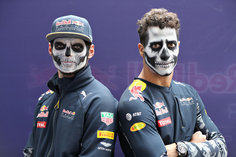 Daniel Ricciardo, Red Bull Racing et Max Verstappen, Red Bull Racing avec des peintures célébrant le Dia de Muertos