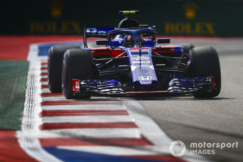 Pierre Gasly abandonou a corrida logo no início