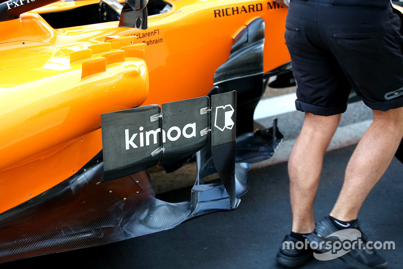 Lateral del McLaren MCL33