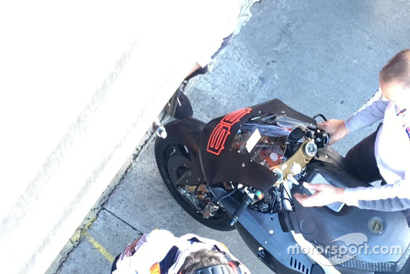 Honda prepara la moto di Jorge Lorenzo