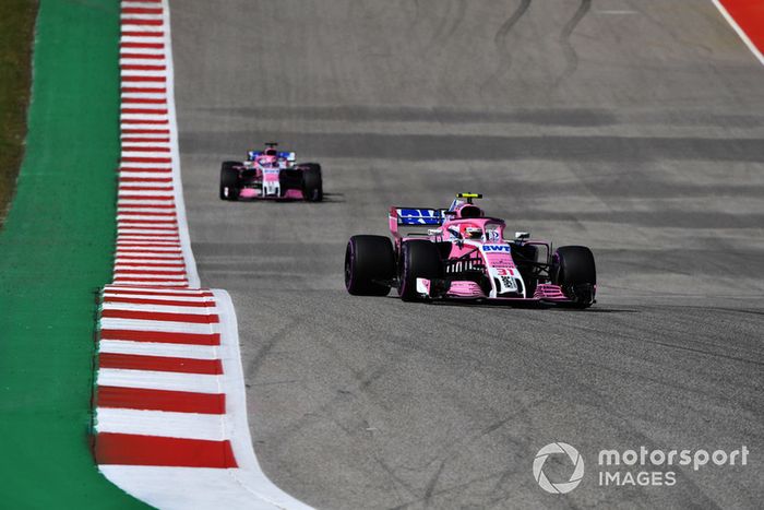 Esteban Ocon, Racing Point Force India VJM11 and Sergio Perez, Racing Point Force India VJM11 