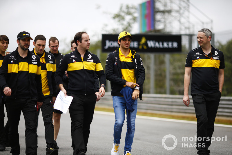 Карлос Сайнс-мол., Renault Sport F1 Team