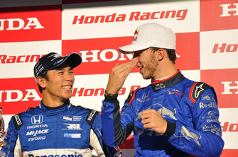 Pierre Gasly ve Takuma Sato