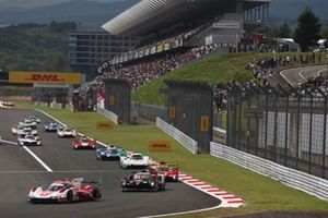 #6 Porsche Penske Motorsport Porsche 963: Kevin Estre, Andre Lotterer, Laurens Vanthoor, #7 Toyota Gazoo Racing Toyota GR010 - Hybrid: Mike Conway, Kamui Kobayashi, Nyck de Vries