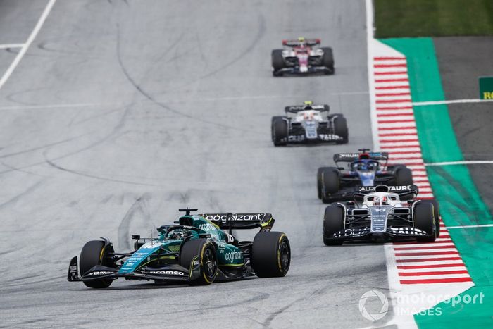 Lance Stroll, Aston Martin AMR22, Pierre Gasly, AlphaTauri AT03, Alex Albon, Williams FW44