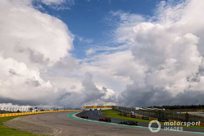 Alex Albon, Red Bull Racing RB16, Sebastian Vettel, Ferrari SF1000, Lewis Hamilton, Mercedes F1 W11