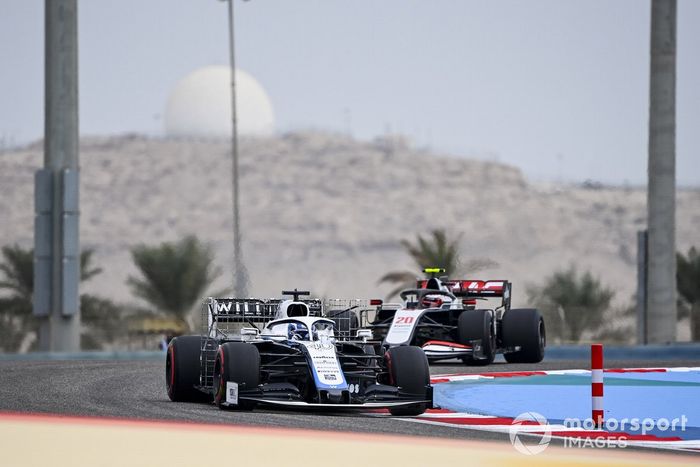 Roy Nissany, Williams FW43, Kevin Magnussen, Haas VF-20