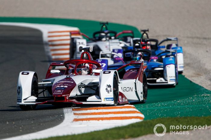 Nico Muller, Dragon Penske Autosport, Penske EV-4, Jake Dennis, BMW I Andretti Motorsport, BMW iFE.21