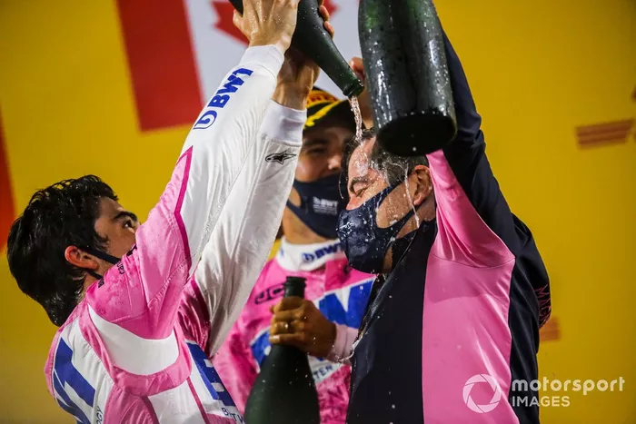 Podio: tercer lugar Lance Stroll, Racing Point, ganador e la carrera Sergio Pérez, Racing Point y Andy Stevenson,  Director Deportivo de Racing Point celebran
