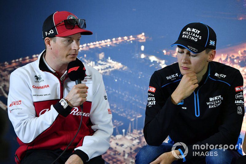Kimi Raikkonen, Alfa Romeo y George Russell, Williams Racing en la conferencia de prensa 