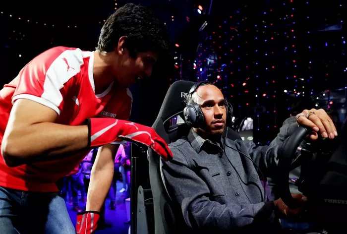 Lewis Hamilton é aconselhado por Igor Fraga