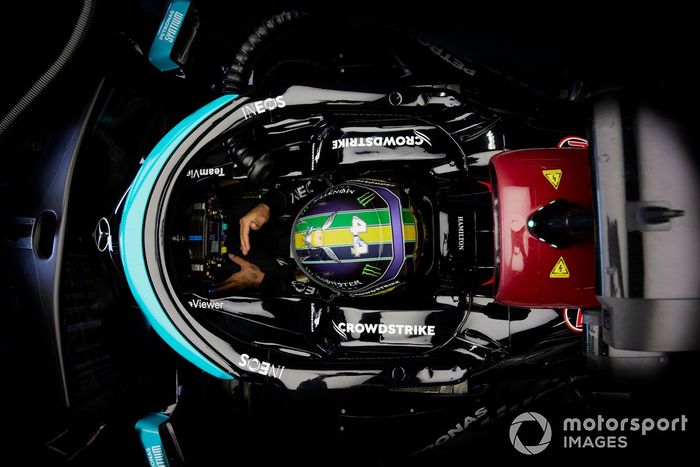 Lewis Hamilton, Mercedes, en la cabina del piloto