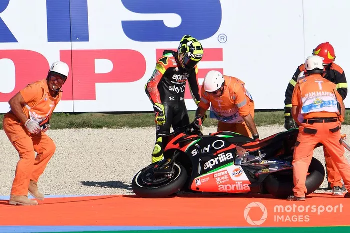 Andrea Iannone, Aprilia Racing Team Gresini choque