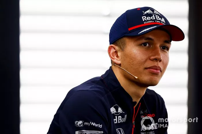 Alexander Albon, Toro Rosso, durante la conferenza stampa