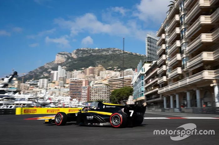 Guanyu Zhou, UNI Virtuosi Racing