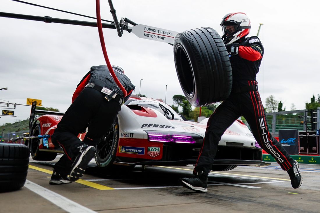 #6 Porsche Penske Motorsport Porsche 963: Kevin Estre, Laurens Vanthoor, Matt Campbell