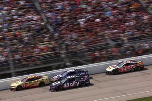 Ty Dillon, Kaulig Racing Chevrolet, Shane van Gisbergen, Trackhouse Racing Chevrolet, Todd Gilliland, Front Row Motorsports Ford