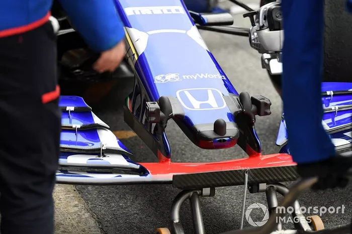 Detalle del morro del Scuderia Toro Rosso STR14