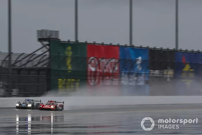 #10 Konica Minolta Cadillac DPi-V.R. Cadillac DPi, DPi: Renger Van Der Zande, Jordan Taylor, Fernando Alonso, Kamui Kobayashi, #31 Whelen Engineering Racing Cadillac DPi, DPi: Felipe Nasr, Pipo Derani, Eric Curran