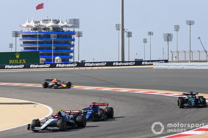 Yuki Tsunoda, AlphaTauri AT04, Logan Sargeant, Williams FW45, Lewis Hamilton, Mercedes F1 W14, Sergio Pérez, Red Bull Racing RB19