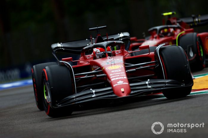 Charles Leclerc, Ferrari F1-75, Carlos Sainz Jr.