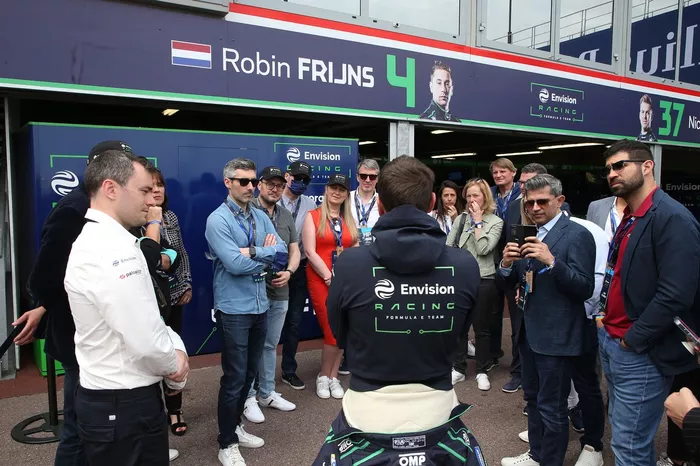 Robin Frijns, Envision Racing, Audi e-tron FE07, con invitados