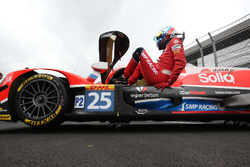 №25 CEFC Manor TRS Racing Oreca 07 Gibson: Роберто Гонсалес, Симон Труммер, Виталий Петров