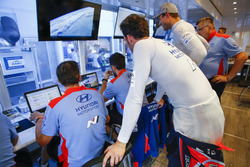 Thierry Neuville, Hyundai Motorsport, Andreas Mikkelsen, Hyundai Motorsport