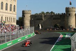 Sebastian Vettel, Ferrari SF70H, Max Verstappen, Red Bull Racing RB13