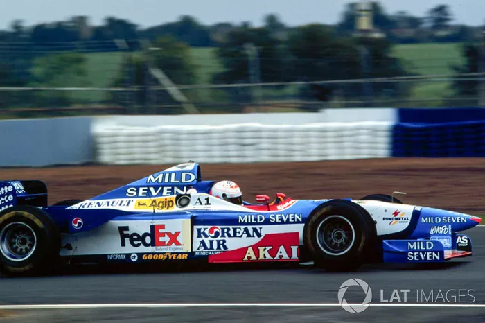 5. Martin Brundle (158 corridas)