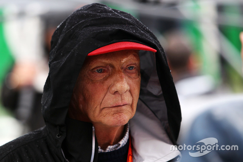 Niki Lauda, président non-exécutif de Mercedes, sur la grille