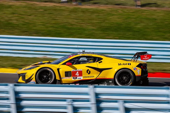 #4 Corvette Racing by Pratt Miller Motorsports Corvette Z06 GT3.R: Tommy Milner, Nicky Catsburg, Andrea Caldarelli