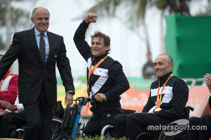 Alex Zanardi con el equipo italiano
