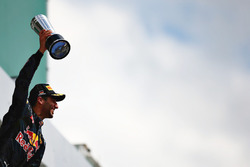 Podium: tweede plaats Daniel Ricciardo, Red Bull Racing