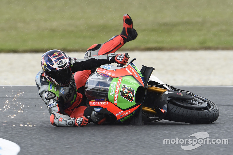 9. Choque de Stefan Bradl, Aprilia Racing Team Gresini