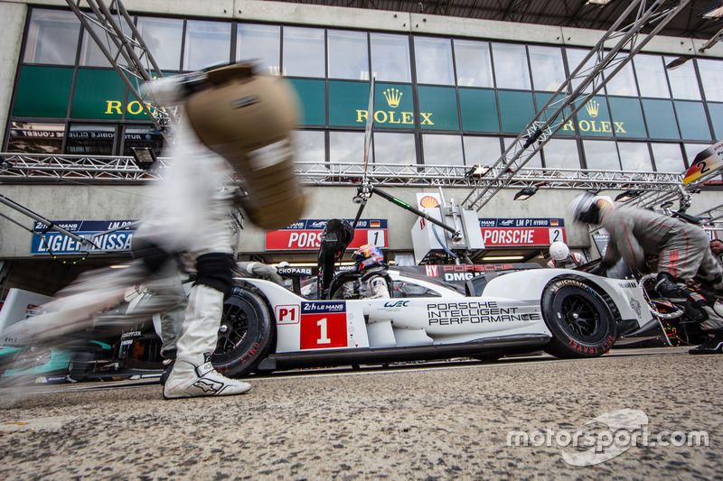 Boxenstopptraining beim #1 Porsche Team, Porsche 919 Hybrid: Timo Bernhard, Mark Webber, Brendon Har