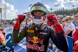 Ganador de la carrera Pierre Gasly, PREMA Racing