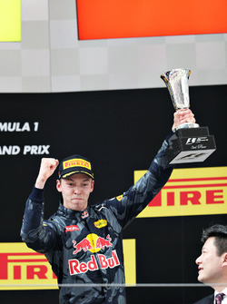 Podio: tercer lugar Daniil Kvyat, Red Bull Racing