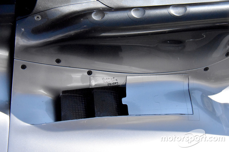 Вентиляционое отверстие Mercedes F1 W09