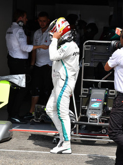 Lewis Hamilton, Mercedes-AMG F1 walks in after stopping on track