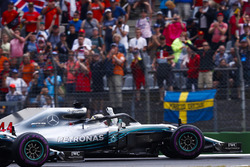 Race winner Lewis Hamilton, Mercedes AMG F1 W09, celebrates in Parc Ferme