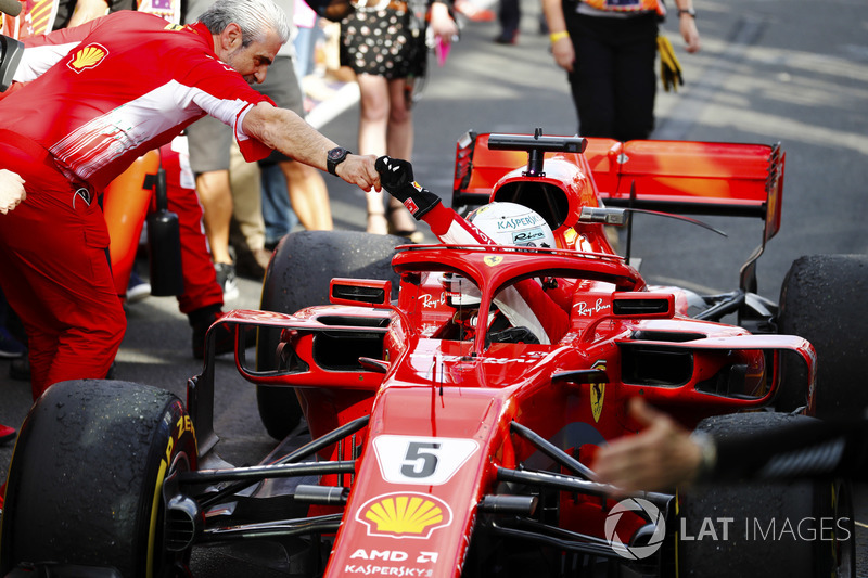 Yarış galibi Sebastian Vettel, Ferrari ve Maurizio Arrivabene, Ferrari Takım Patronu