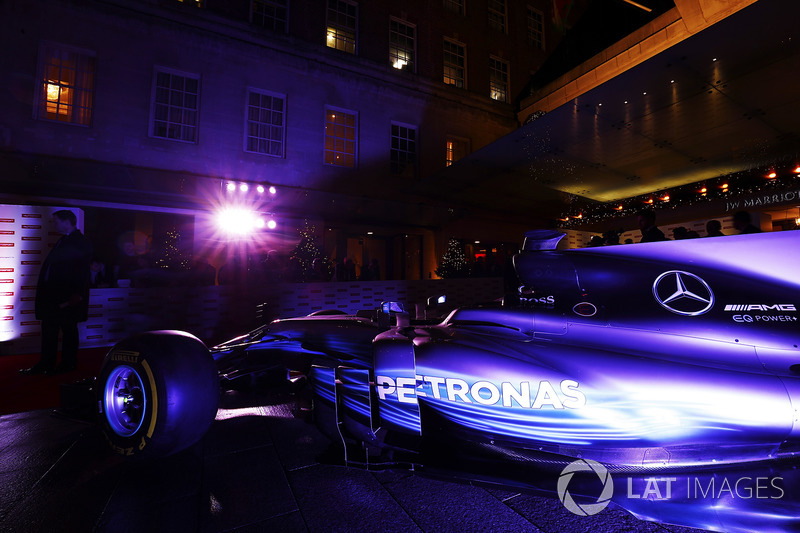 El Mercedes W08 fue el mejor coche del año