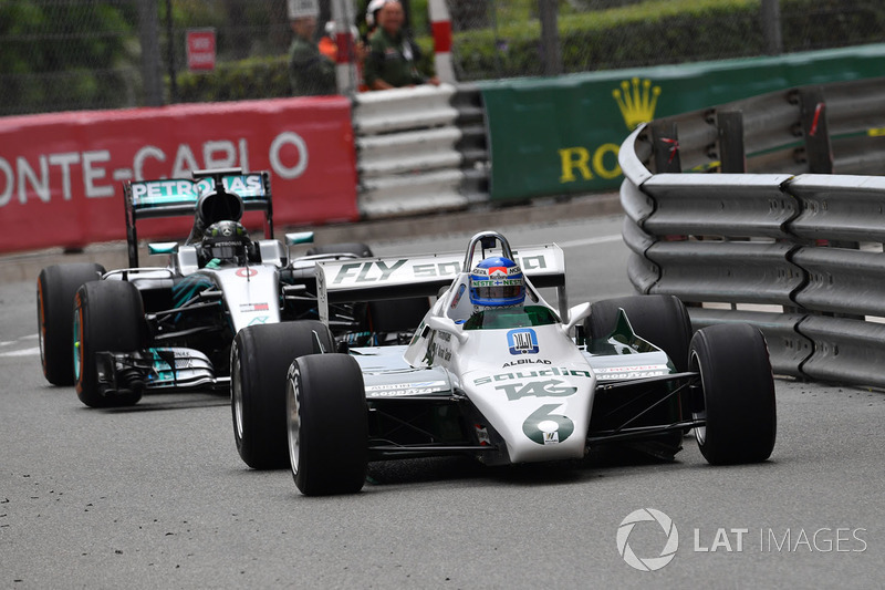 Keke Rosberg, Williams FW08 devant Nico Rosberg, Mercedes-Benz F1 W07 Hybrid