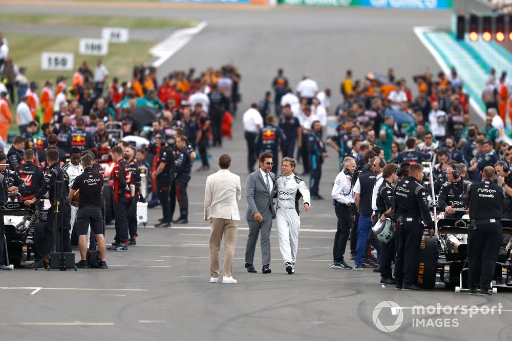 グリッドを歩くブラッド・ピット