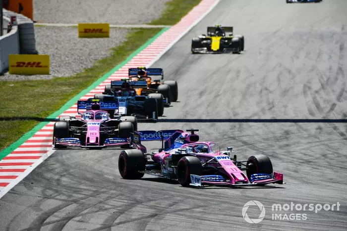 Sergio Pérez, Racing Point RP19, lidera Lance Stroll, Racing Point RP19, Antonio Giovinazzi, Alfa Romeo Racing C38, Lando Norris, McLaren MCL34, y Nico Hulkenberg, Renault R.S. 19