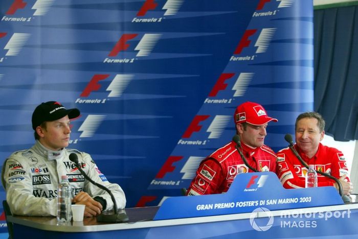 Kimi Raikkonen, McLaren, Rubens Barrichello, Ferrari, Jean Todt, director del equipo, en reemplazo de Michael Schumacher. 