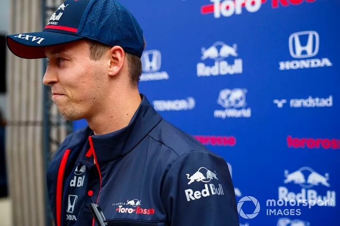 9 - Daniil Kvyat